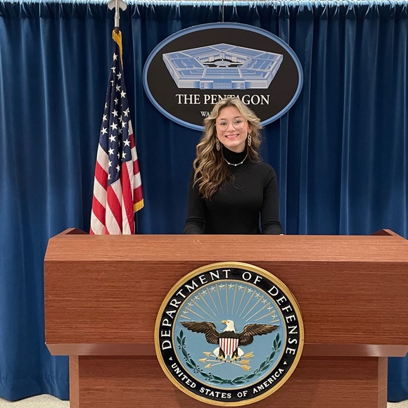 Meet your Posher,Anndrea - Picture 2 of 15